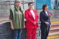 Возложение цветов к памятникам и мемориалам
