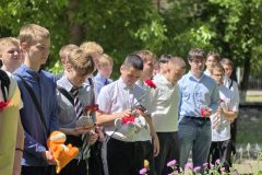 Сегодня в ОрИПС состоялось возложение цветов в память о погибших студентах в Старобельске.